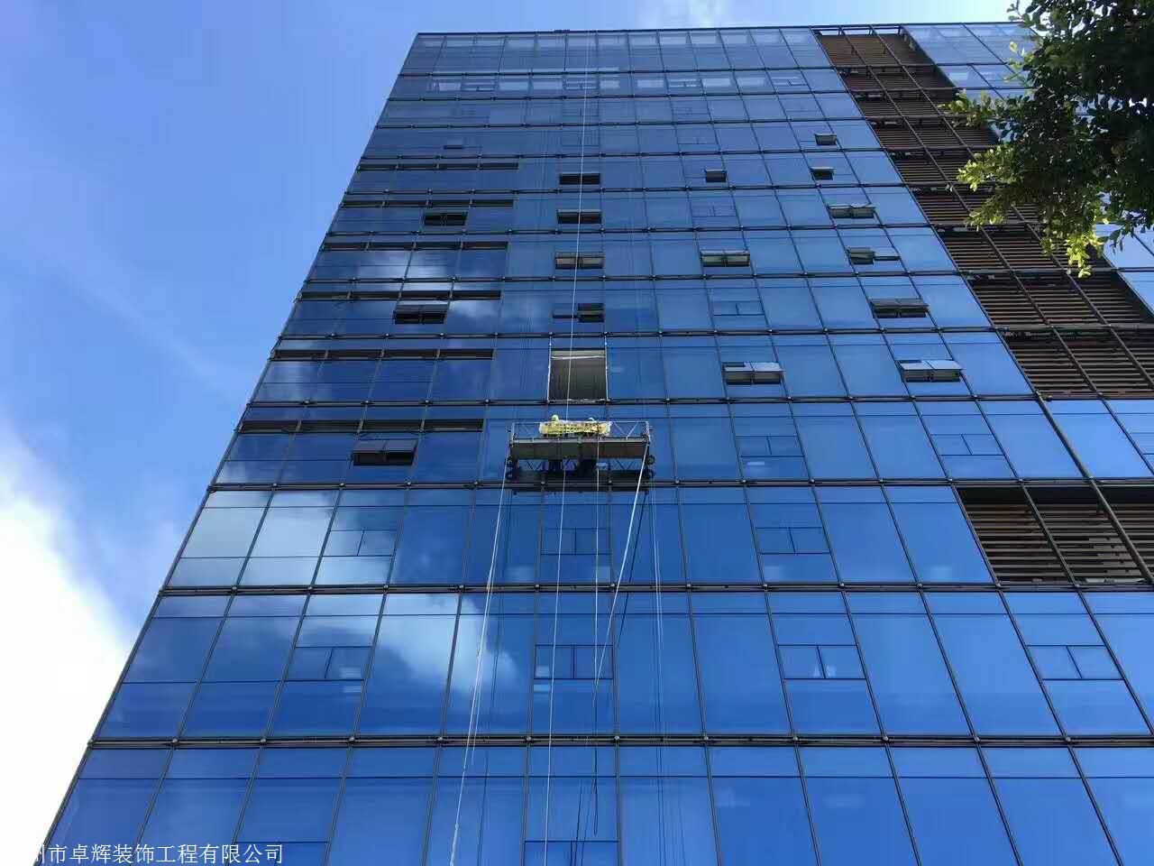 东莞建筑玻璃幕墙与铝板幕墙工程 专业公司推动现代建筑发展